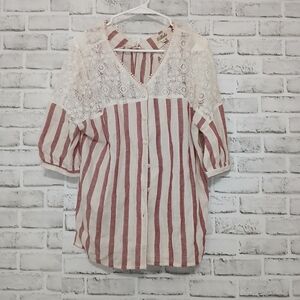 Listiele size small Cotton button up lace trim top